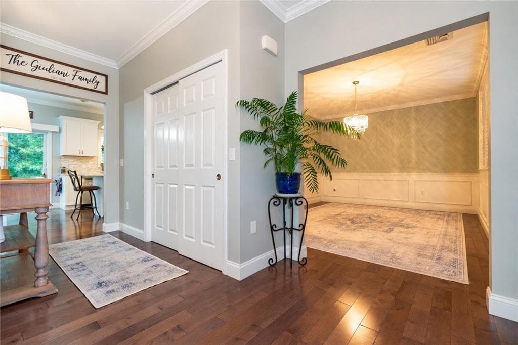 Single Family Residence at 8 Winterberry Road, Lincoln, photo 8 of 50