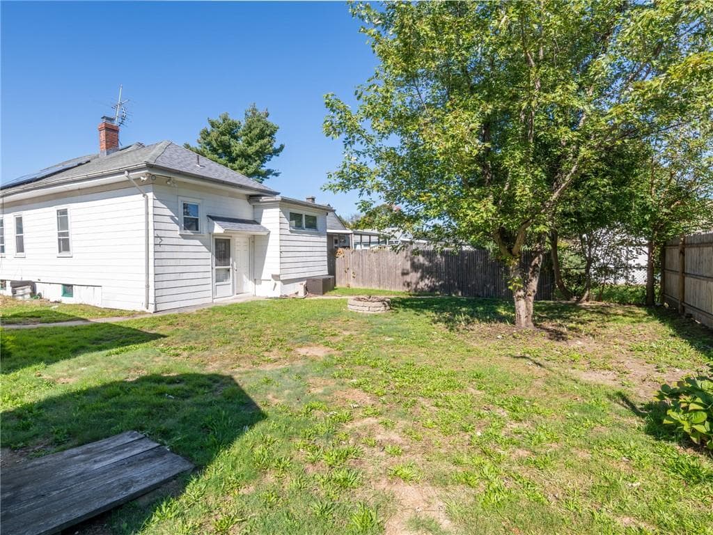 Single Family Residence at 444 Harrington Avenue, Warwick, photo 2 of 28