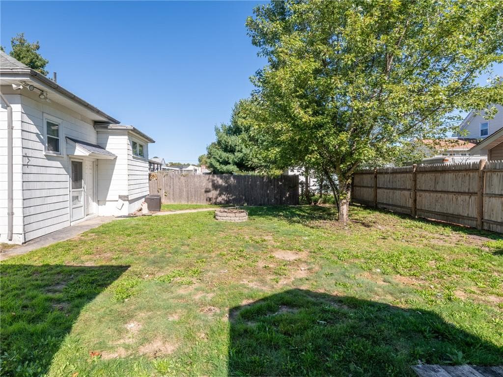 Single Family Residence at 444 Harrington Avenue, Warwick, photo 6 of 28