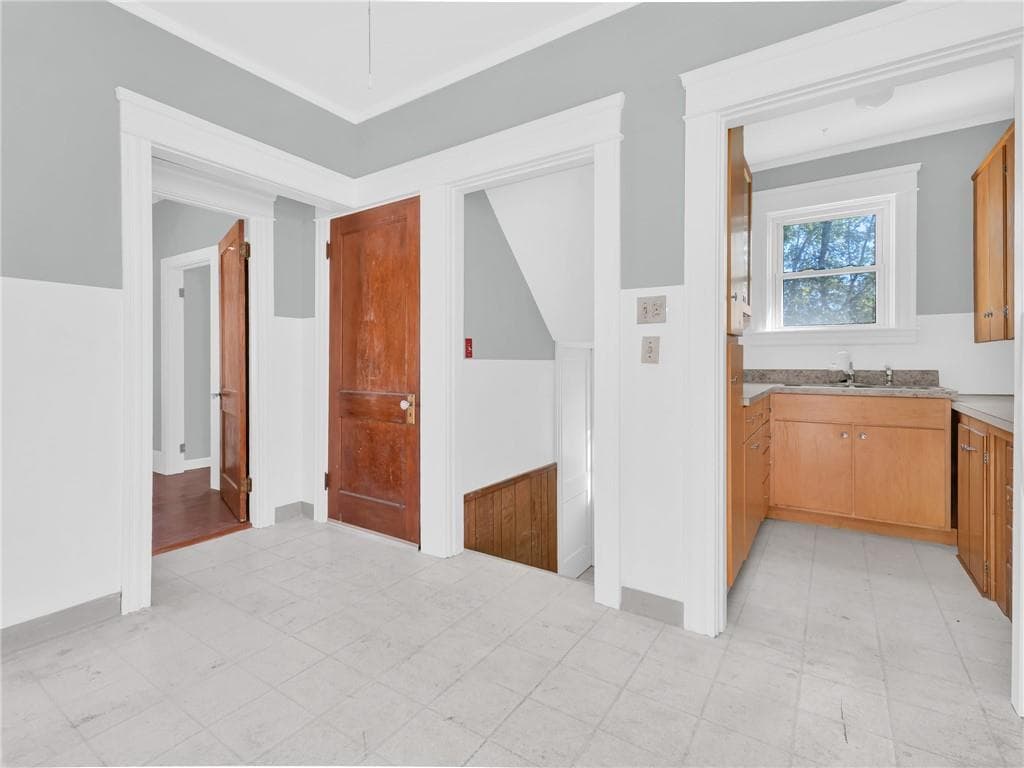 Single Family Residence at 444 Harrington Avenue, Warwick, photo 15 of 28