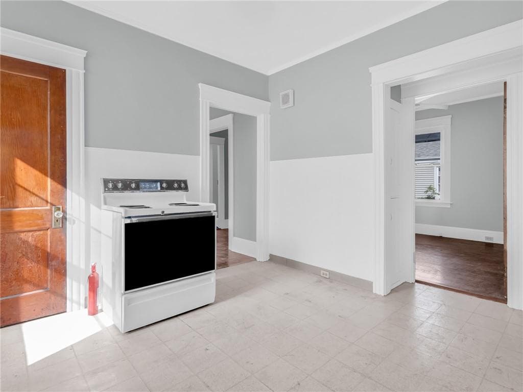 Single Family Residence at 444 Harrington Avenue, Warwick, photo 19 of 28