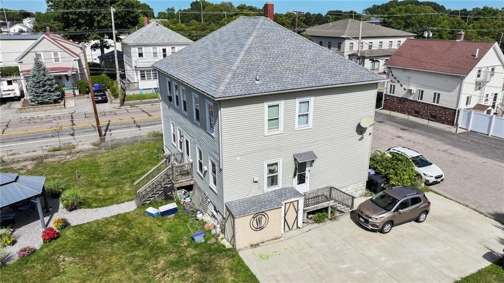 Multi Family at 377 379 Warren Avenue, East Providence, photo 7 of 39