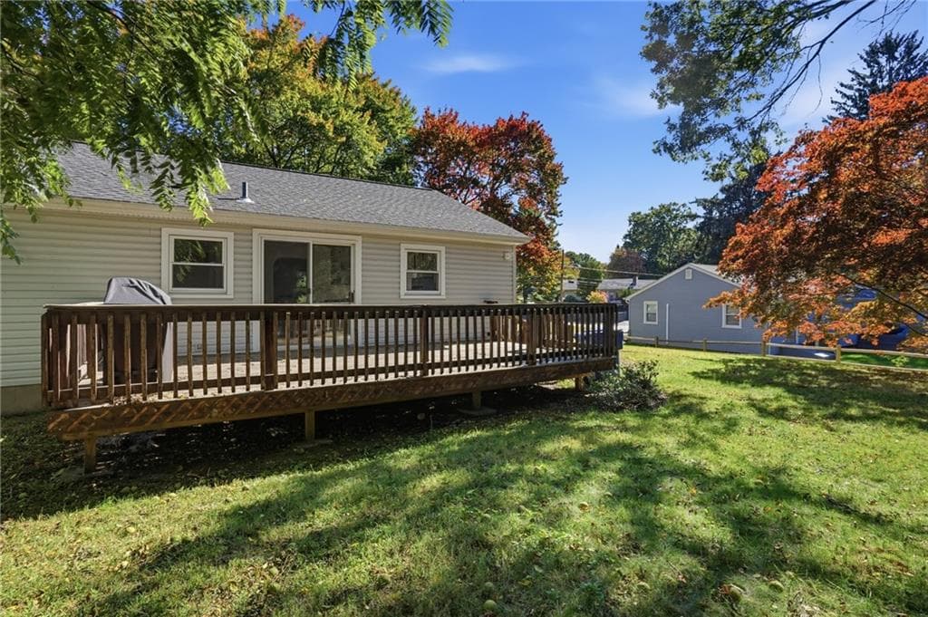 Single Family Residence at 73 Pequot Trail, East Greenwich, photo 2 of 35