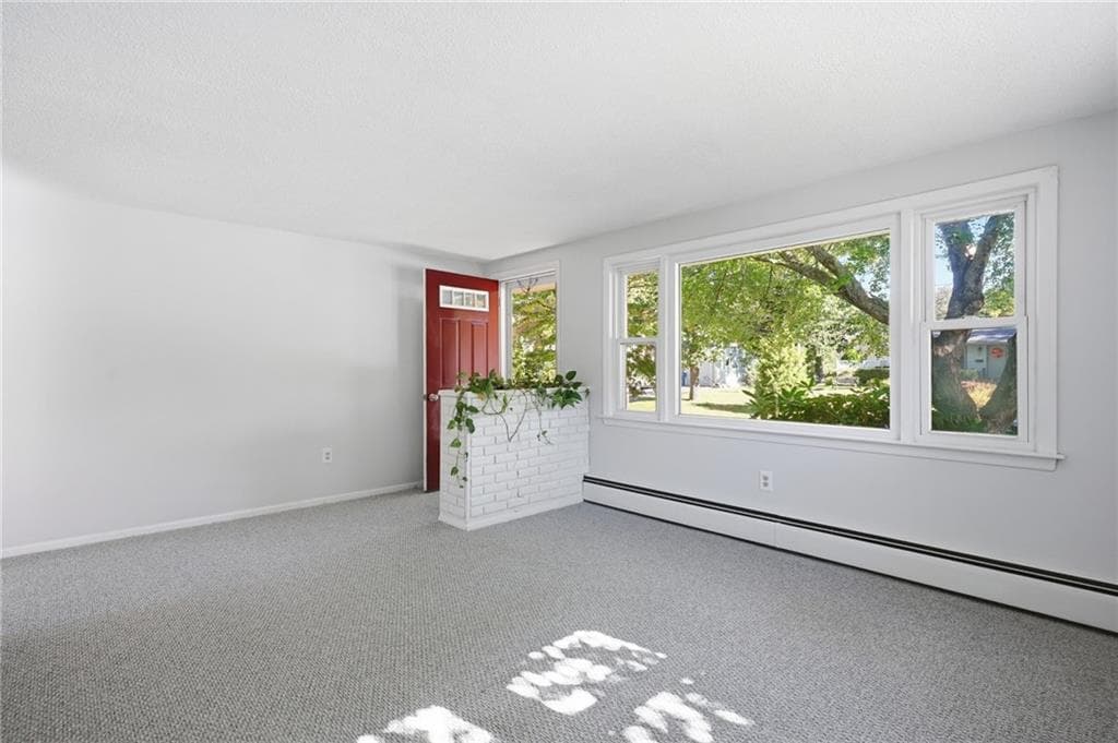 Single Family Residence at 73 Pequot Trail, East Greenwich, photo 6 of 35