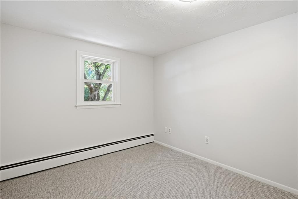 Single Family Residence at 73 Pequot Trail, East Greenwich, photo 18 of 35