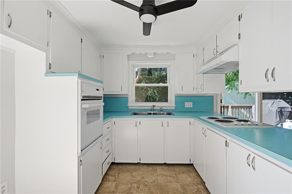 Single Family Residence at 73 Pequot Trail, East Greenwich, photo 11 of 35
