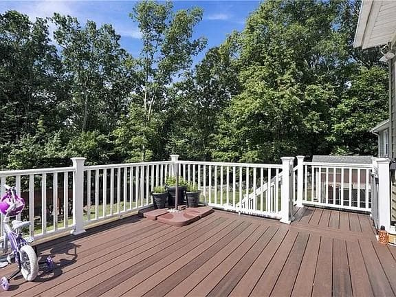 Single Family Residence at 7 Byrd Avenue, Johnston, photo 13 of 20