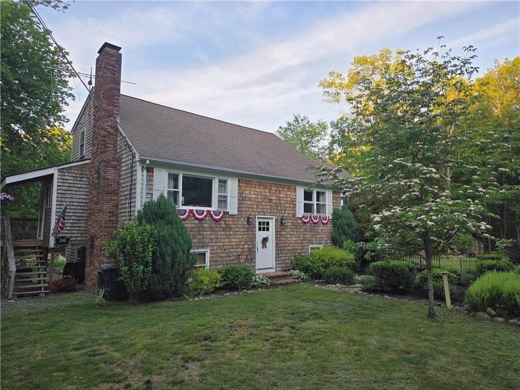36 WHITE OAK Drive