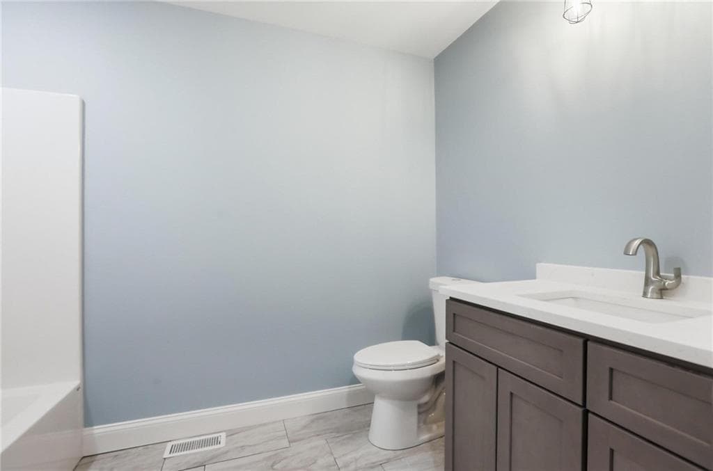 Single Family Residence at 27 MELODY Lane, Johnston, photo 11 of 16
