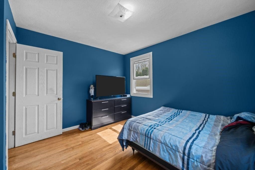 Single Family Residence at Warwick, photo 12 of 26