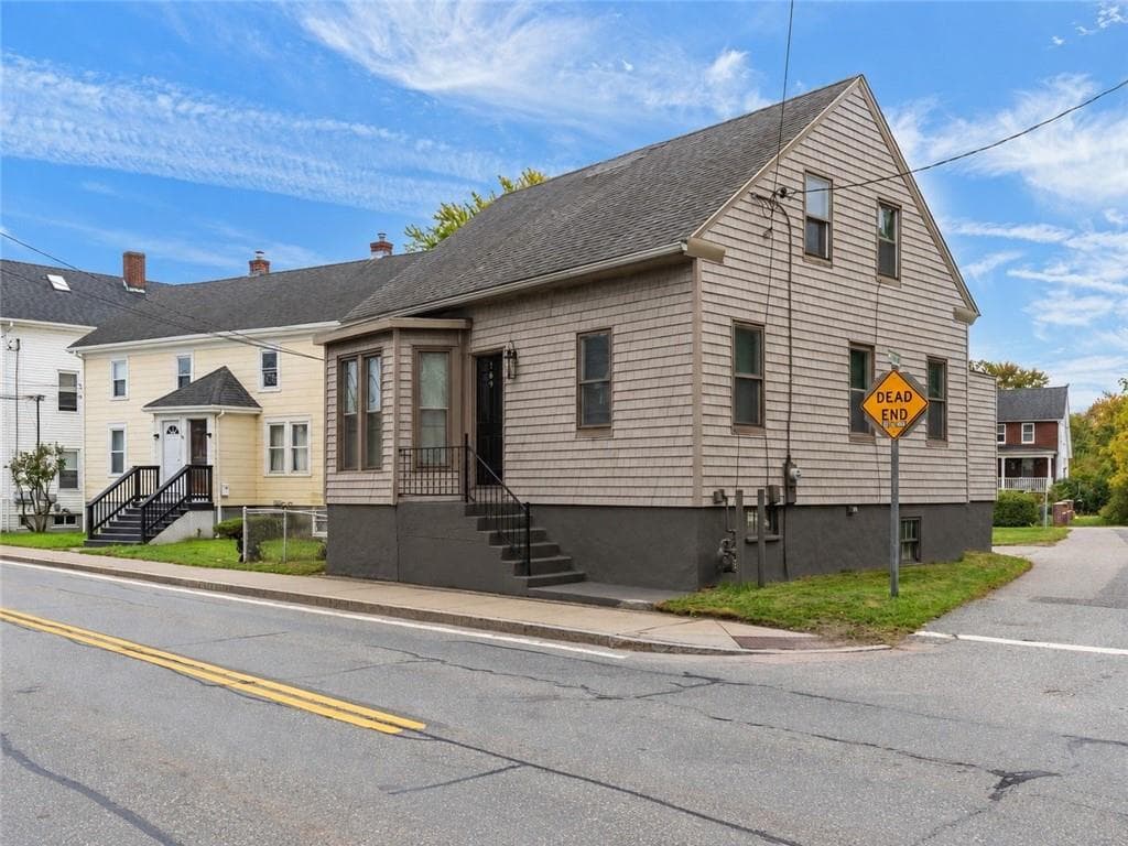 Single Family Residence at 169 Child Street, Warren, photo 2 of 30