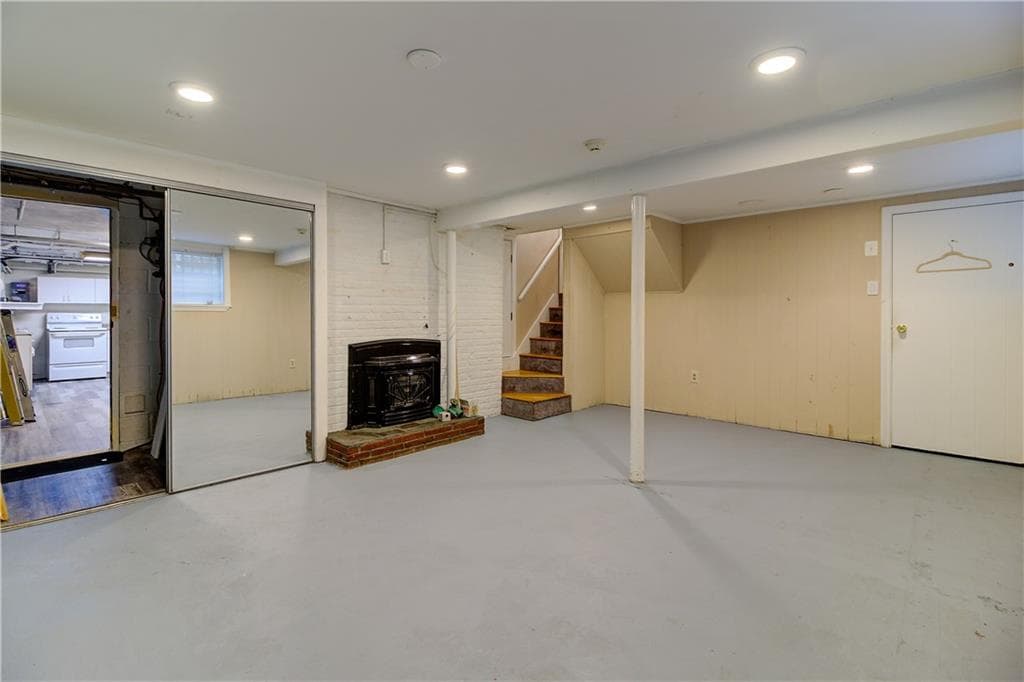 Single Family Residence at 576 Moose Hill Street, Sharon, photo 20 of 30