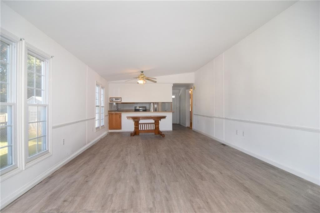 Single Family Residence at 13 Comfort Lane, South Kingstown, photo 2 of 25