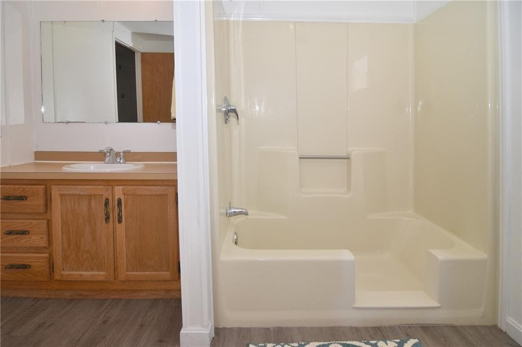 Single Family Residence at 13 Comfort Lane, South Kingstown, photo 17 of 25