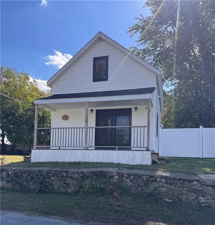 82 Middle Street