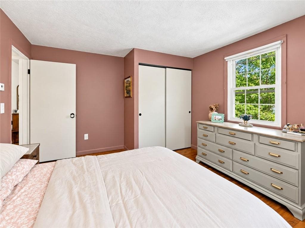Single Family Residence at 32 San Miguel Drive, Bristol, photo 16 of 40