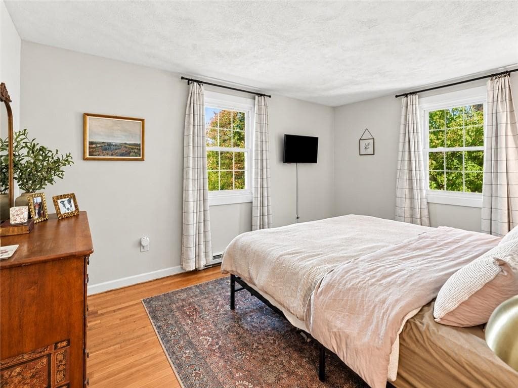 Single Family Residence at 32 San Miguel Drive, Bristol, photo 12 of 40