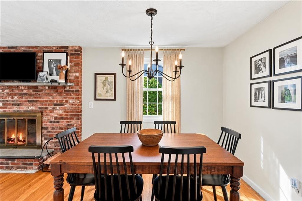 Single Family Residence at 32 San Miguel Drive, Bristol, photo 7 of 40