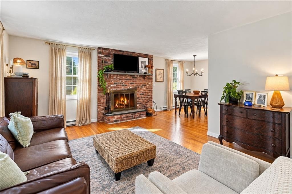 Single Family Residence at 32 San Miguel Drive, Bristol, photo 5 of 40