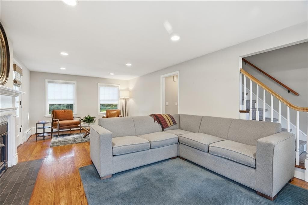 Single Family Residence at 6 Newell Drive, Cumberland, photo 21 of 45