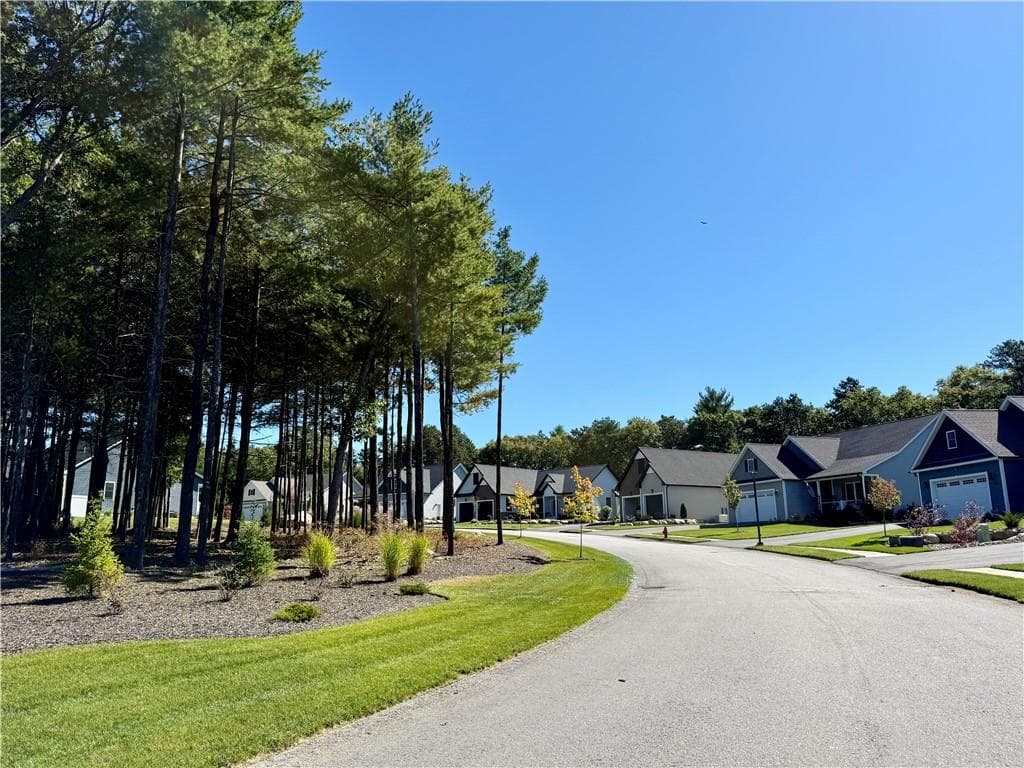 Single Family Residence at 87 Sunset Lake Circle Circle, Coventry, photo 10 of 17