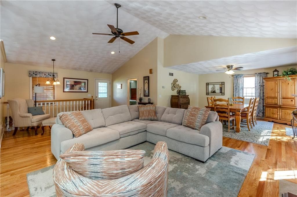 Single Family Residence at 15 Primrose Drive, Cranston, photo 5 of 40