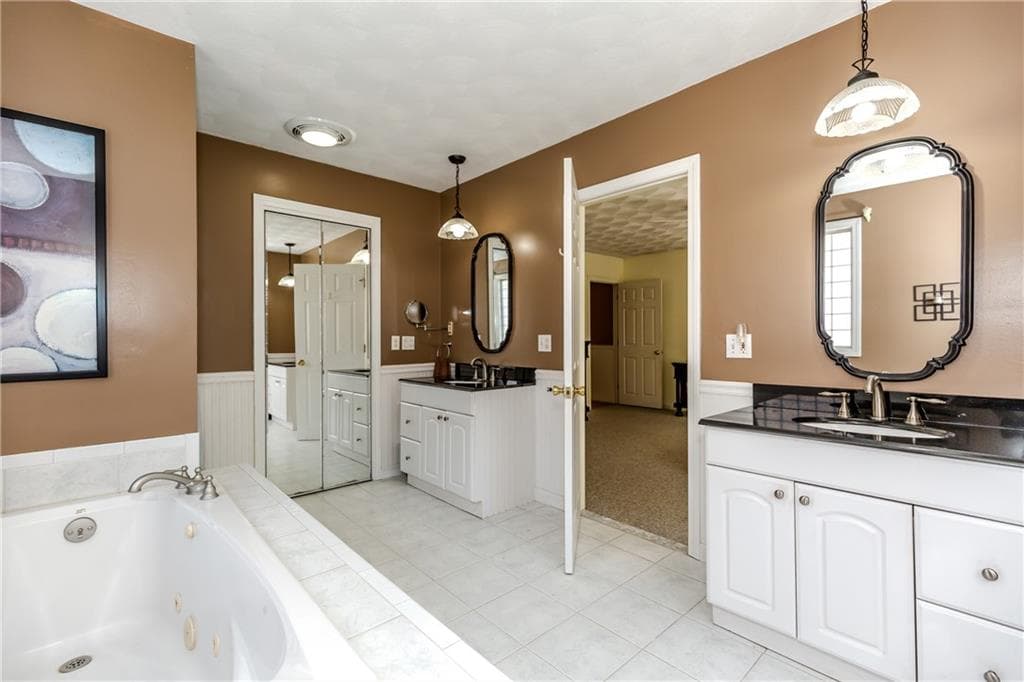 Single Family Residence at 15 Primrose Drive, Cranston, photo 20 of 40