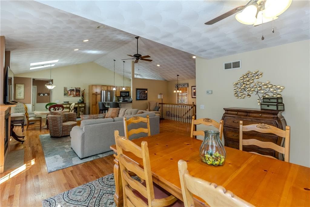 Single Family Residence at 15 Primrose Drive, Cranston, photo 9 of 40