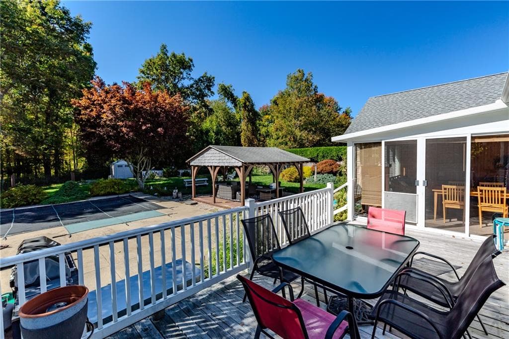 Single Family Residence at 15 Primrose Drive, Cranston, photo 29 of 40