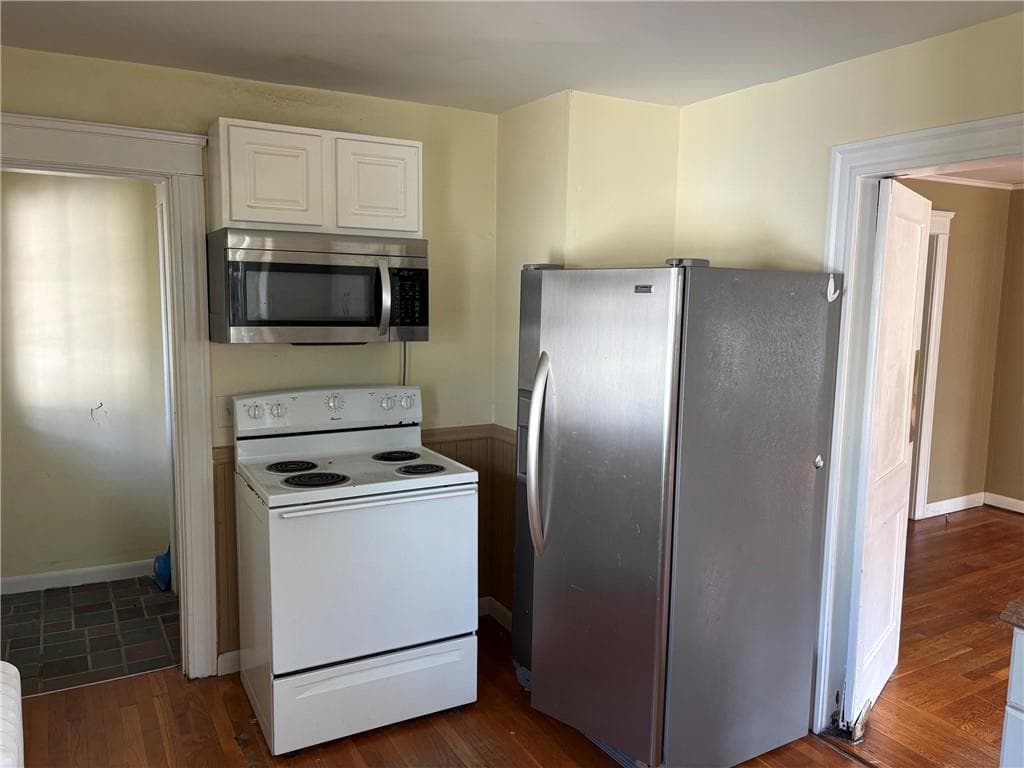 Single Family Residence at 2045 Cranston Street, Cranston, photo 37 of 44