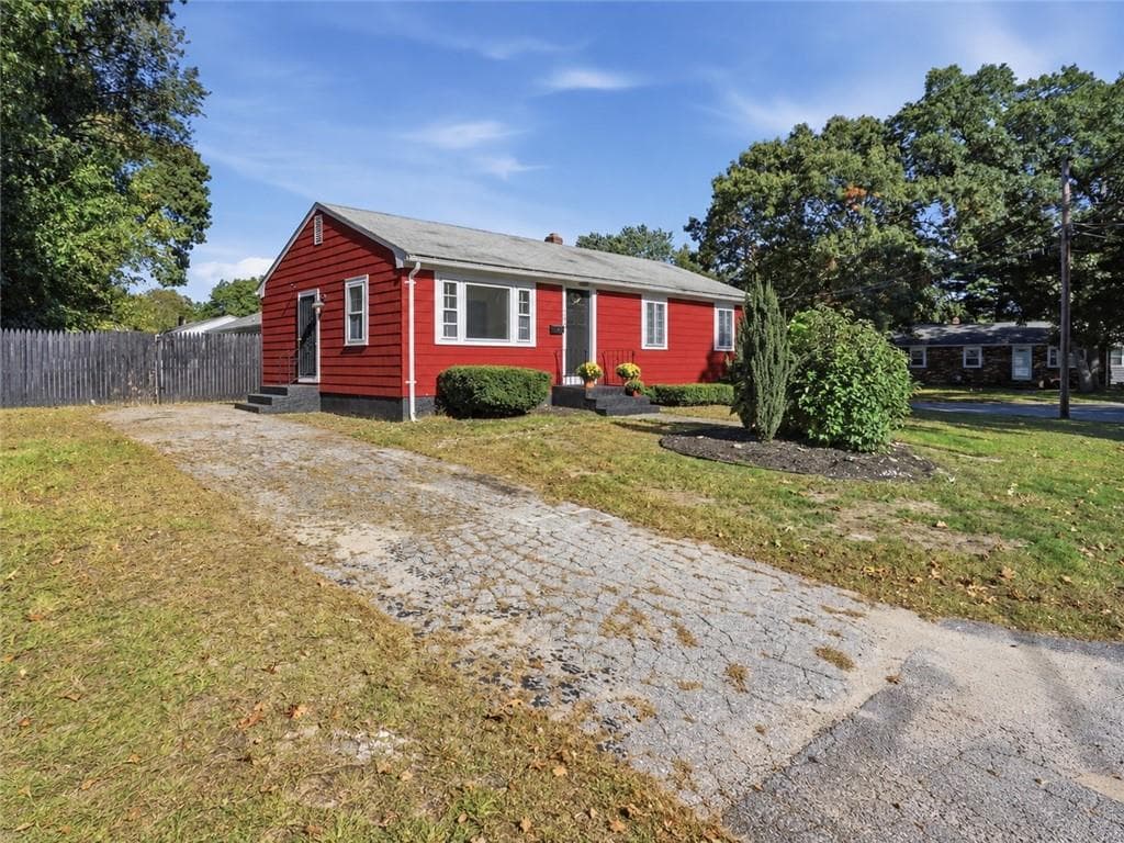 Single Family Residence at 165 Adrian Street, Warwick, photo 23 of 25