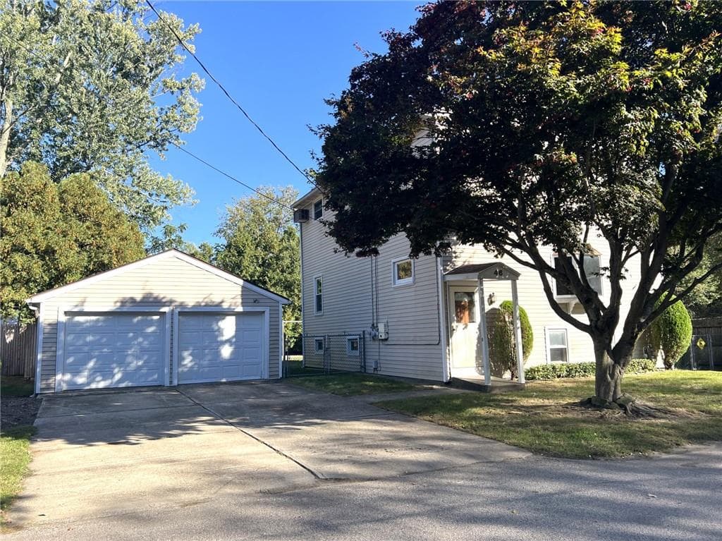 Single Family Residence at 46 Errol Street, Warwick, photo 2 of 49