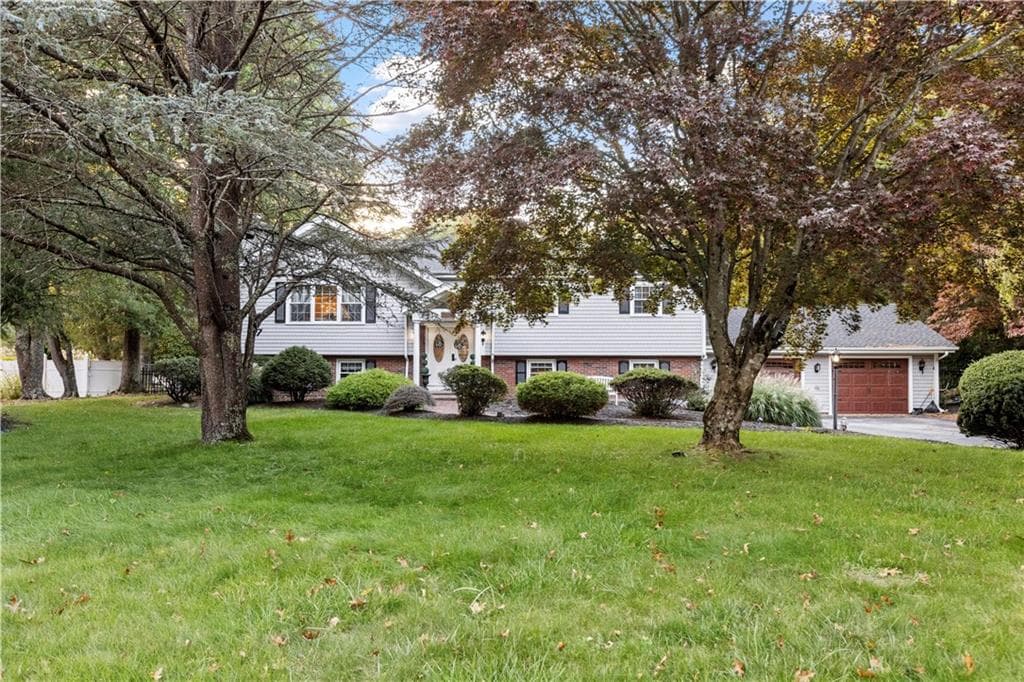22 Gilbert Stuart Drive