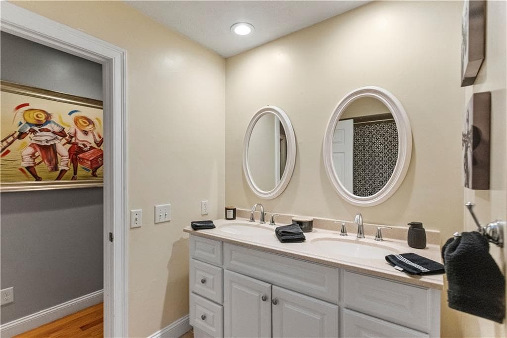Single Family Residence at 22 Gilbert Stuart Drive, Warwick, photo 14 of 34