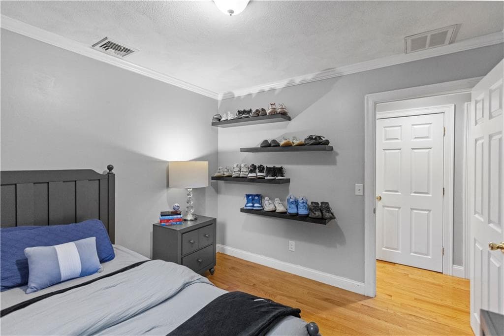 Single Family Residence at 22 Gilbert Stuart Drive, Warwick, photo 21 of 34