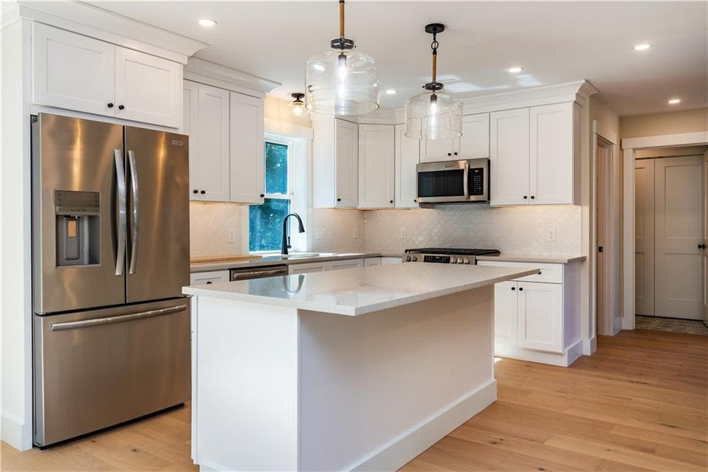 Single Family Residence at 216 South Pier Road, Narragansett, photo 13 of 50