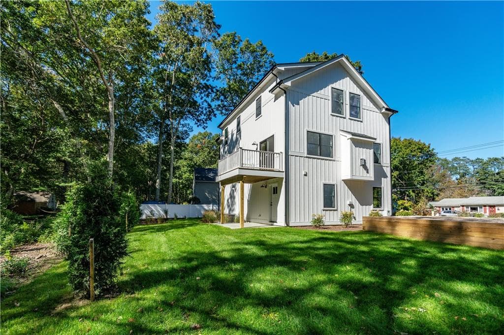 Single Family Residence at 216 South Pier Road, Narragansett, photo 8 of 50
