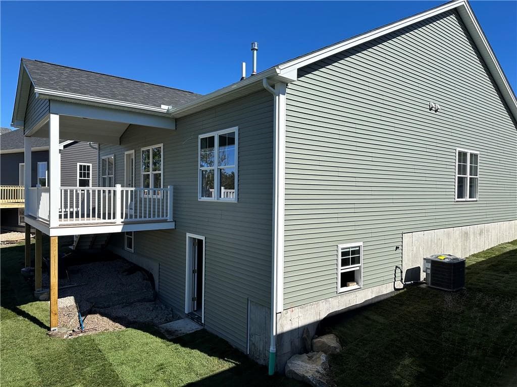 Single Family Residence at 7 Wyndham Way, North Kingstown, photo 2 of 12