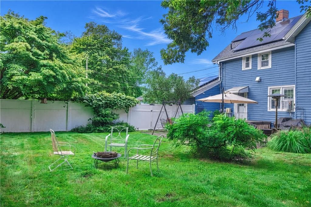 Single Family Residence at 1502 Mendon Road, Woonsocket, photo 6 of 32