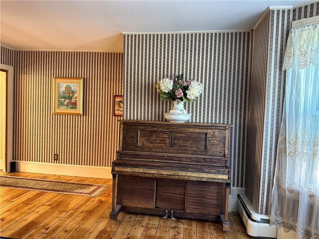 Single Family Residence at 1502 Mendon Road, Woonsocket, photo 8 of 32