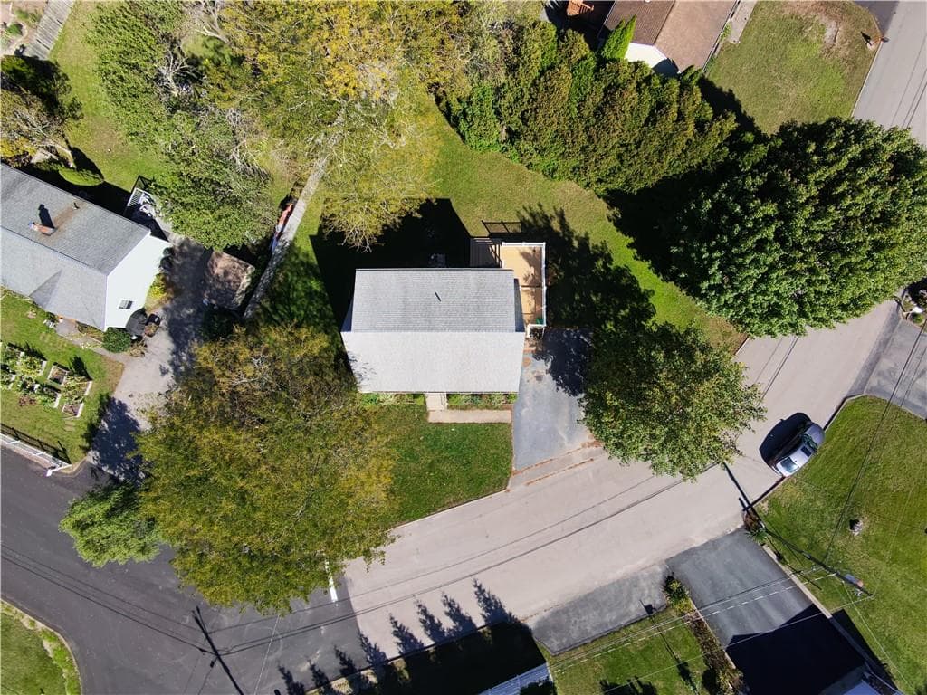 Single Family Residence at 2 Surrey Drive, Westerly, photo 3 of 36