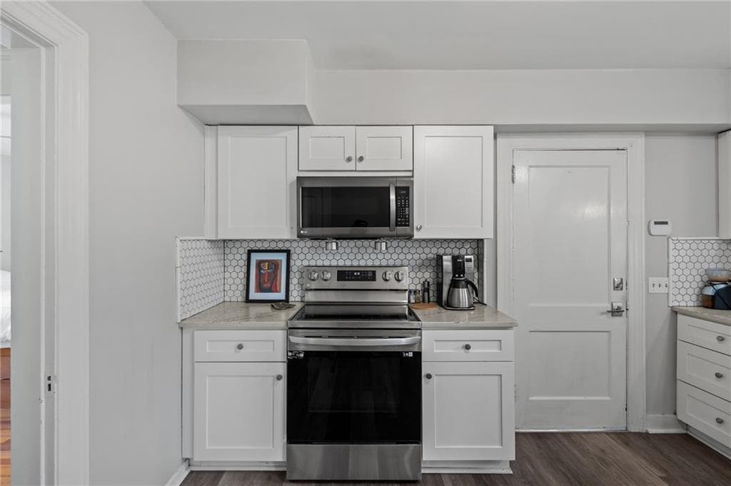 Multi Family at 130 elmgrove Avenue, Providence, photo 5 of 42
