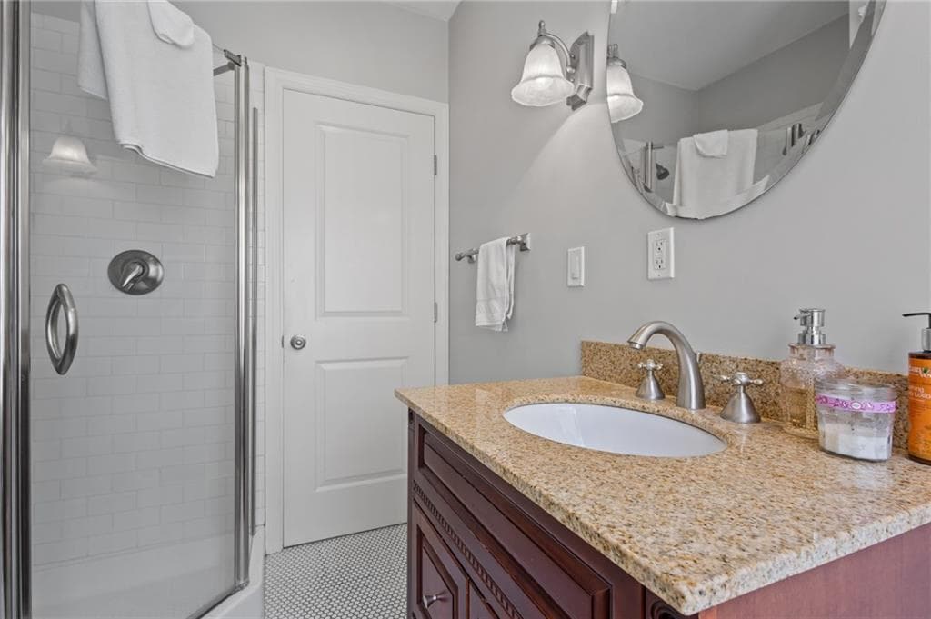 Multi Family at 130 elmgrove Avenue, Providence, photo 21 of 42