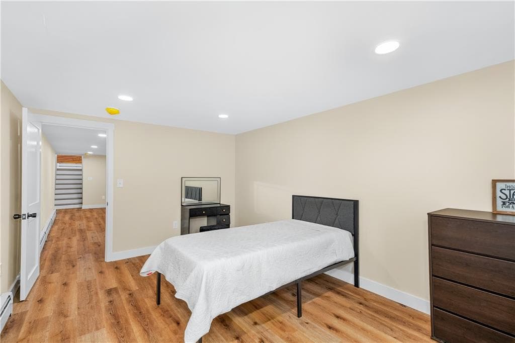 Single Family Residence at 327 Shamrock Drive, Warwick, photo 23 of 29
