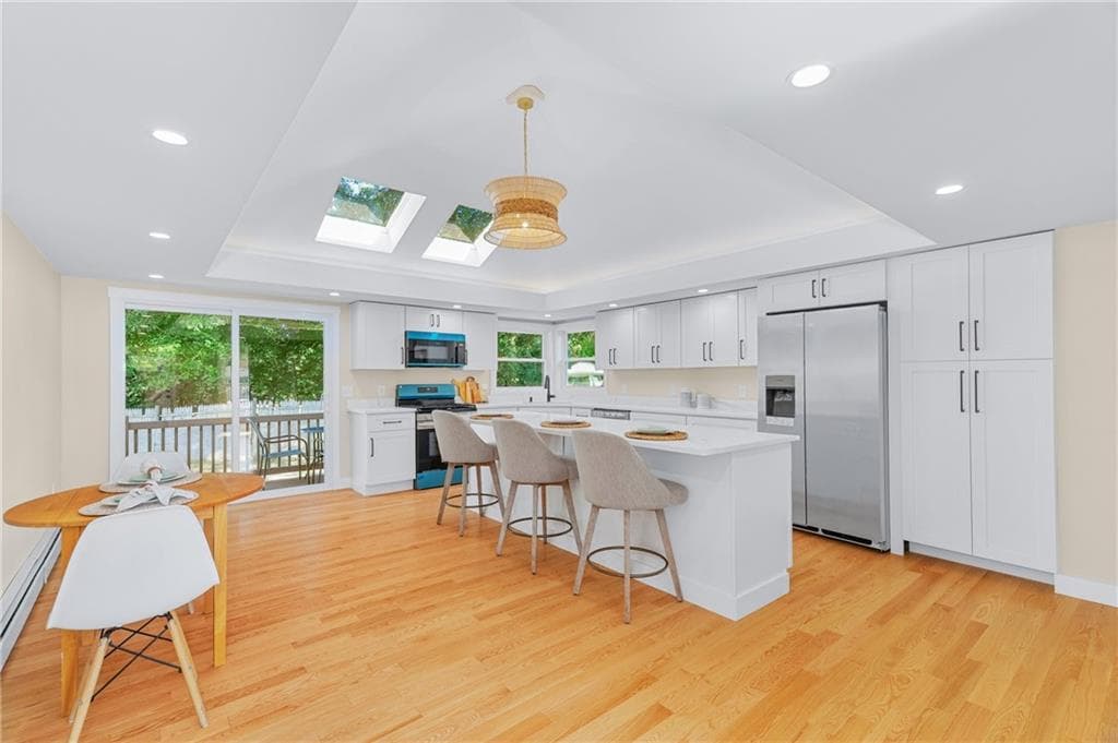 Single Family Residence at 327 Shamrock Drive, Warwick, photo 2 of 29