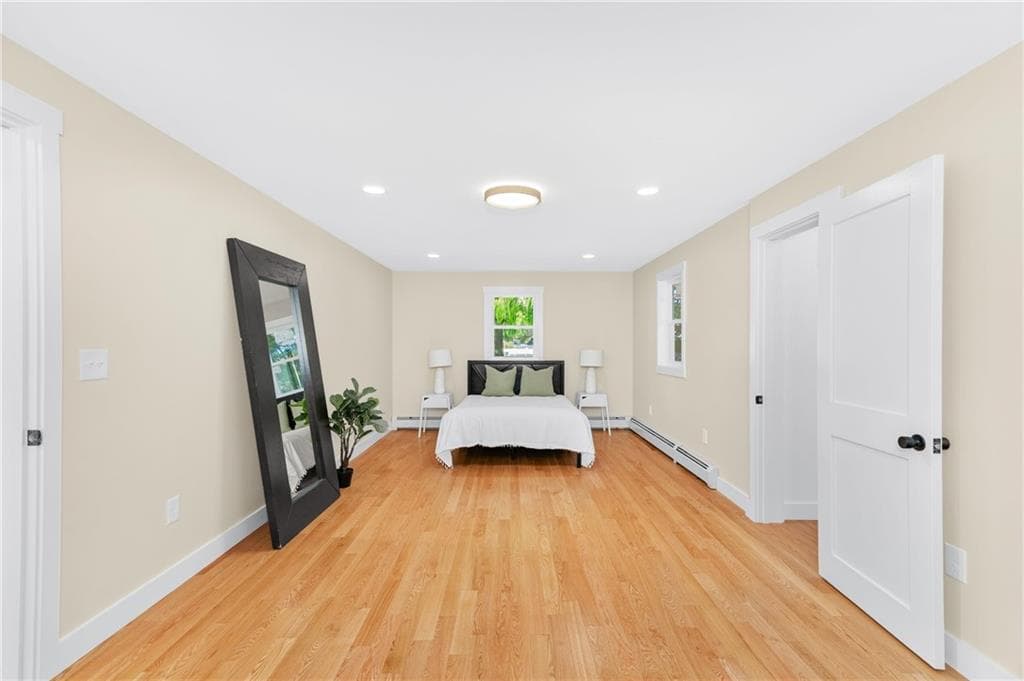 Single Family Residence at 327 Shamrock Drive, Warwick, photo 12 of 29