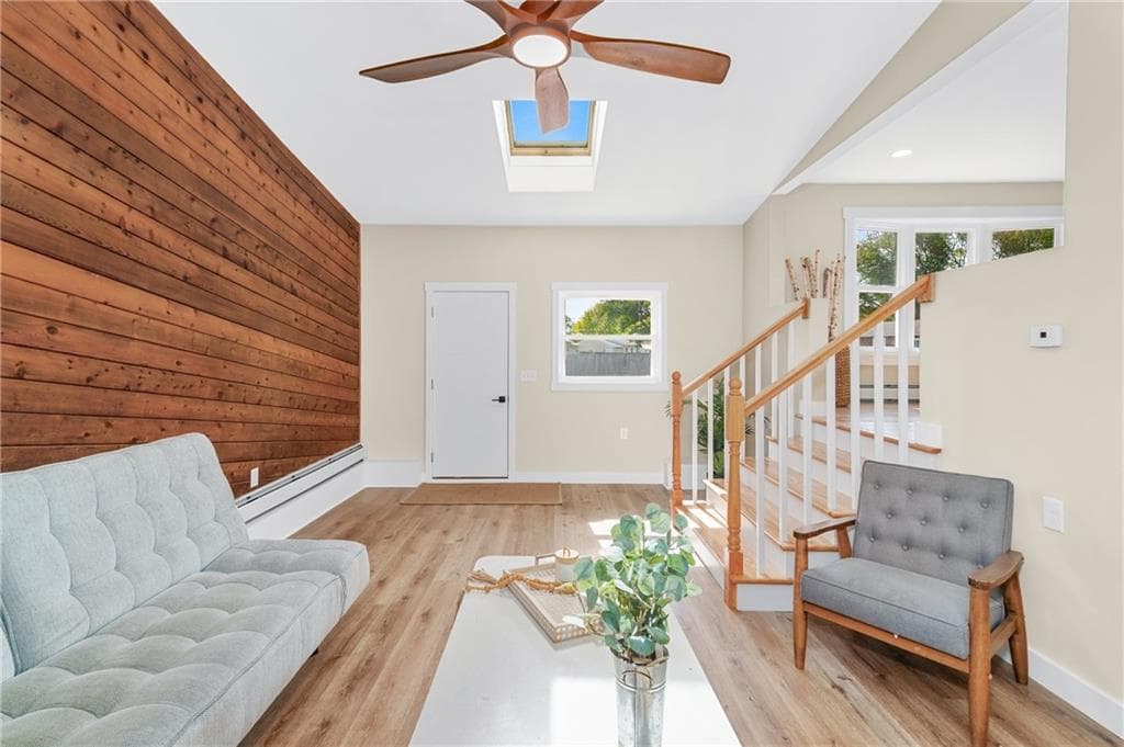 Single Family Residence at 327 Shamrock Drive, Warwick, photo 3 of 29