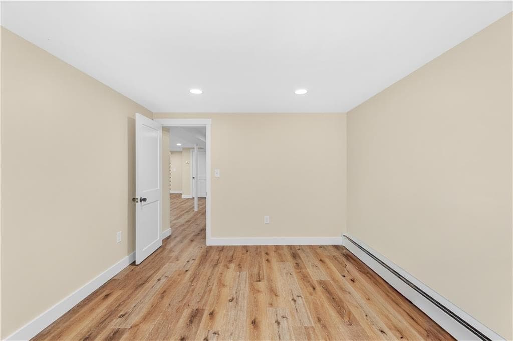 Single Family Residence at 327 Shamrock Drive, Warwick, photo 24 of 29
