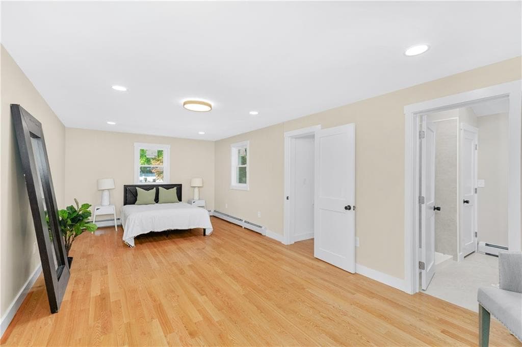 Single Family Residence at 327 Shamrock Drive, Warwick, photo 4 of 29
