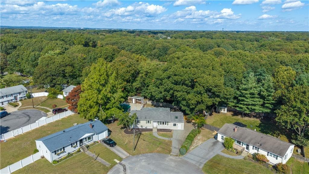 Single Family Residence at 327 Shamrock Drive, Warwick, photo 25 of 29